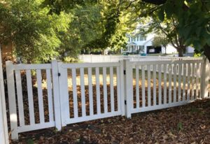 Line shape fence wall for outer space at Batavia, IL 