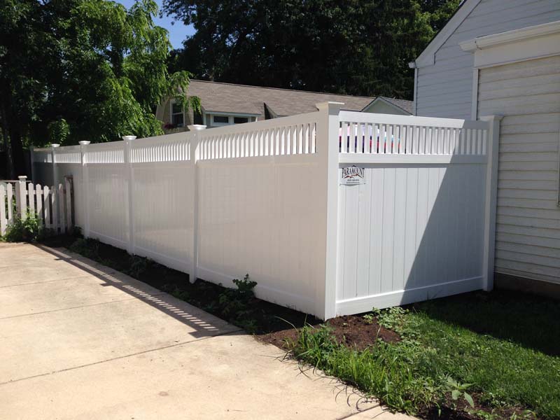 The PVC White Solid with Spindles fence from PARAMOUNT FENCE at Batavia, IL