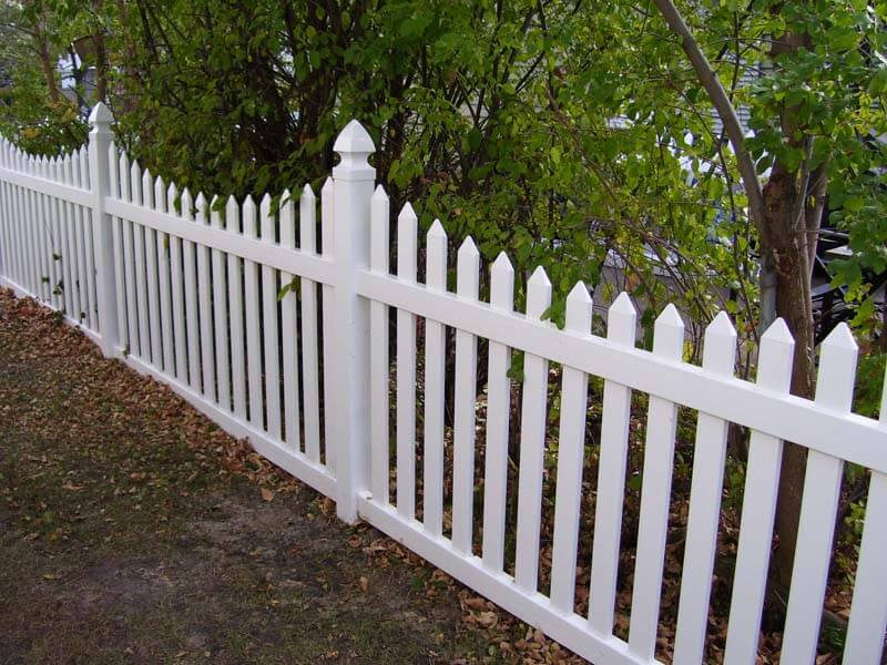 Backyard Fence Installation In Illinois - Paramount Fence